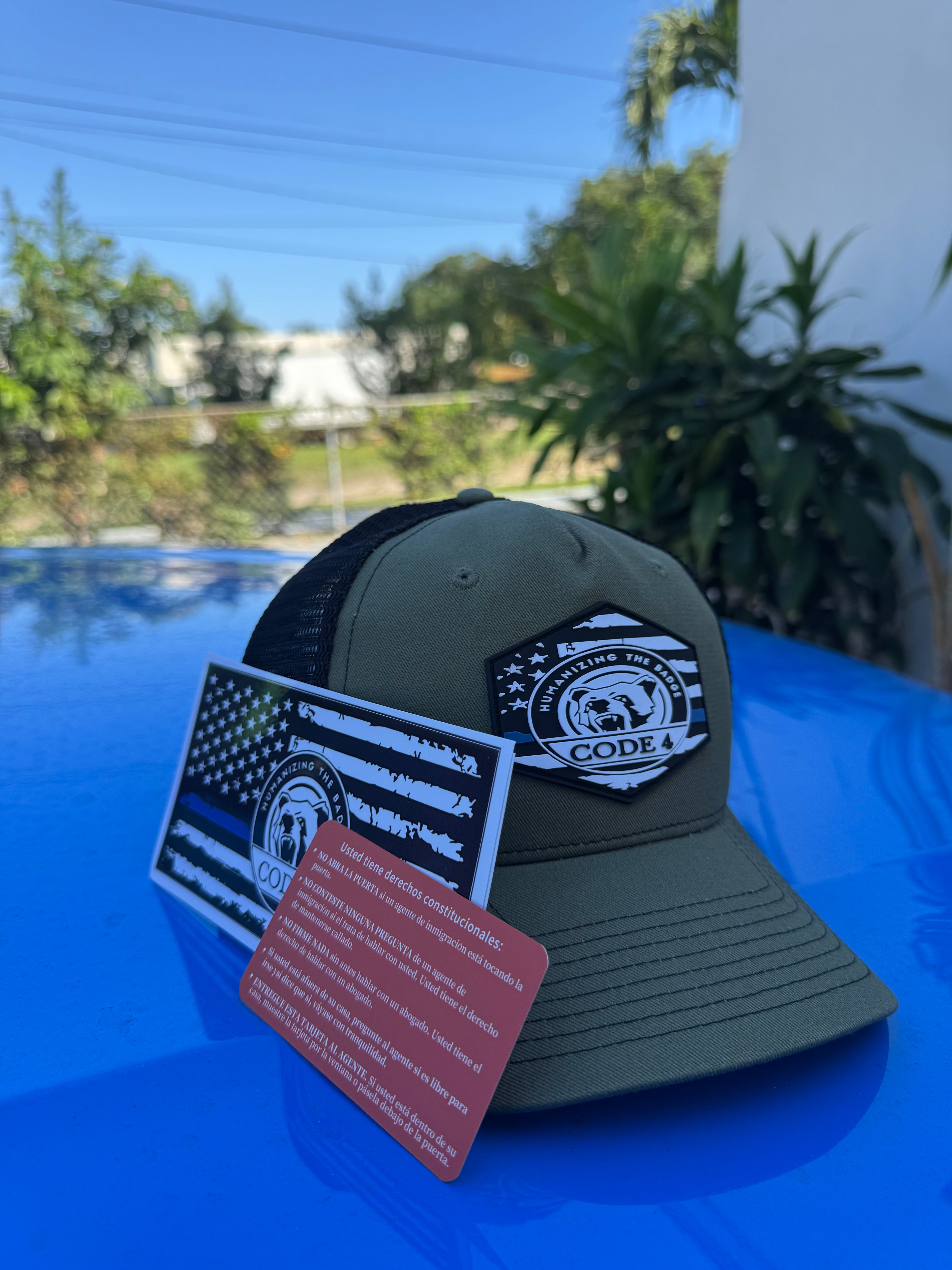 Gorra Thin Blue Line Code 4 de Apoyo Policial + 2 Calcomanías Gratis + Tarjeta Roja | Unisex Ajustable