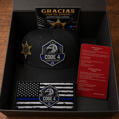 Kit Gorra Código 4 Premium Pin + 3 Tarjetas rojas + 2 Stickers color negra